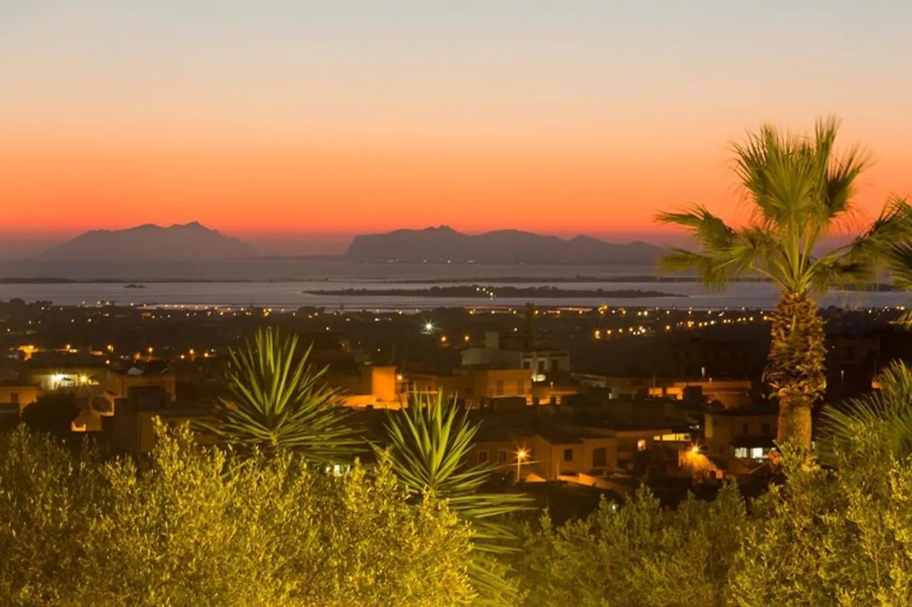 Bright Apartment Marsala + Pool Italy